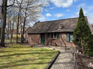 Building Photo - 49 Congers Rd