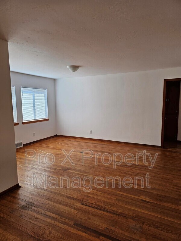Building Photo - 2724 Grand Ave