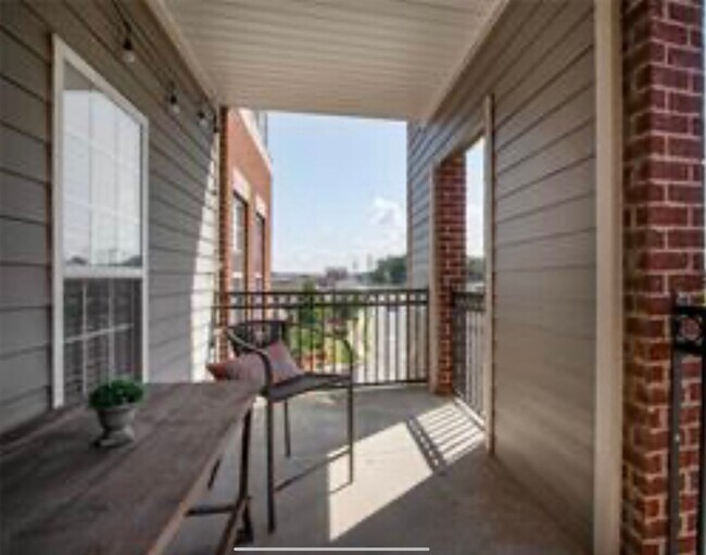 Foto del edificio - Furnished 3 bed, 3 bath Houndstooth Condo available Fall 26