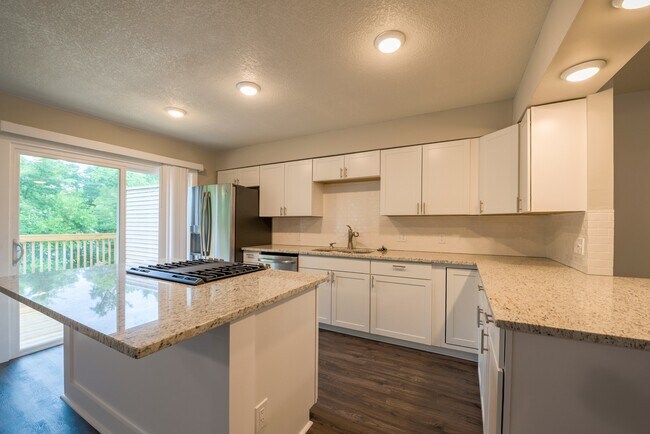 Foto del edificio - 5590-5592 Timber Lane Shorewood MN