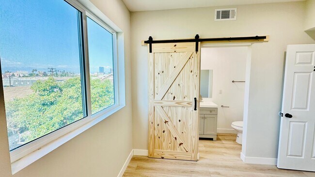 Photo - 1819 Arapahoe St Townhome