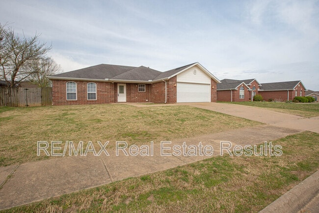 Photo - 1902 SW Fremont Rd House