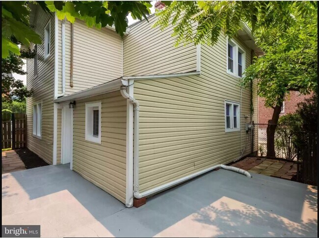 back of house - 299 4th Ave