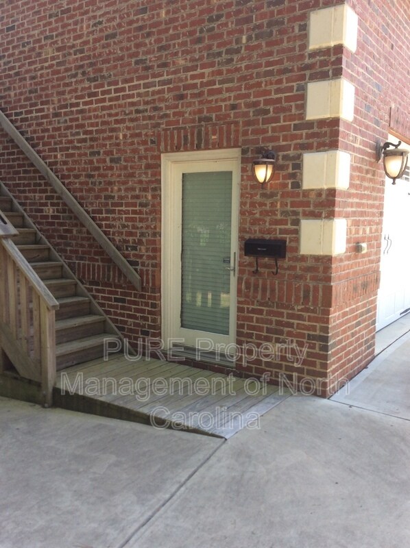 Foto del edificio - 3024 Abington Ln