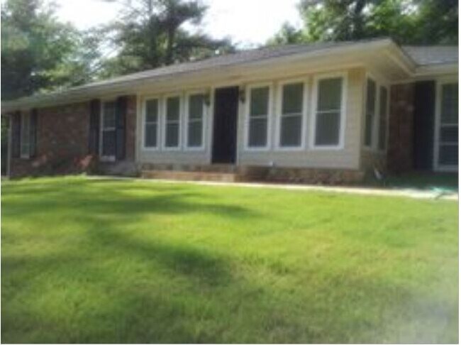 Building Photo - 600 Glenforest Rd