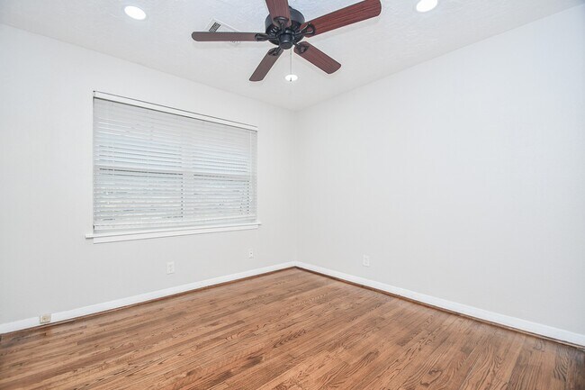 Foto del edificio - 5214 De Milo Dr