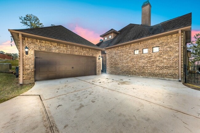 Building Photo - 32 Evangeline Blvd