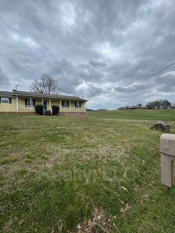 Building Photo - 2036 Chatata Valley Rd NE