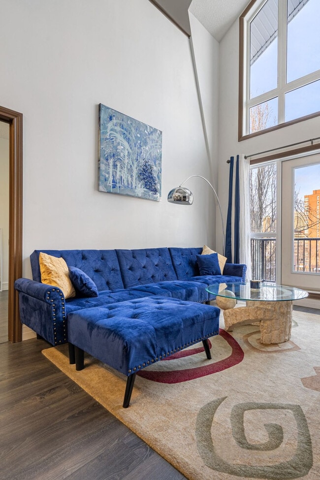 Building Photo - 138-118 18 Ave SE