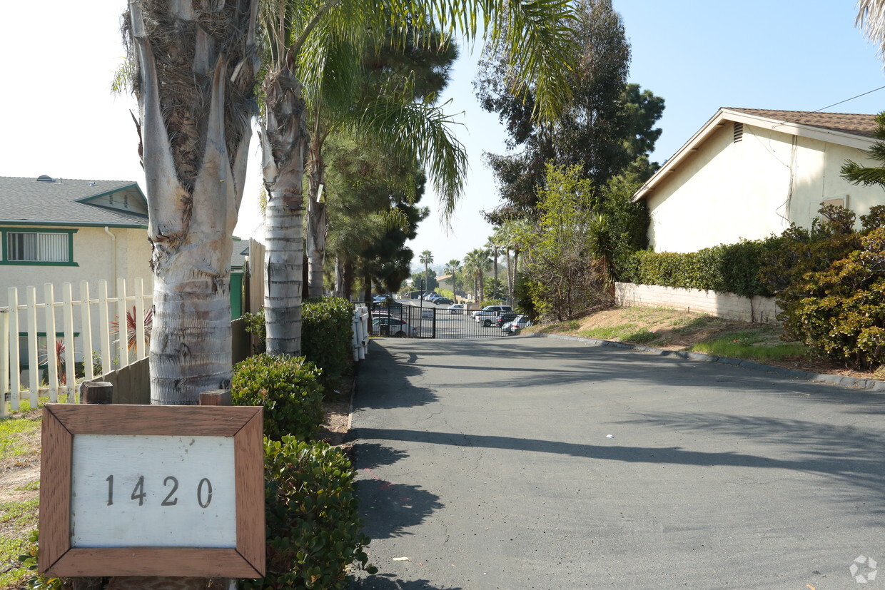 Primary Photo - Hidden Pines Apartments