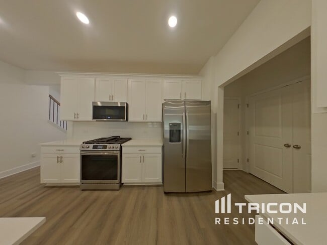 Building Photo - 77 Mayhaw Pt