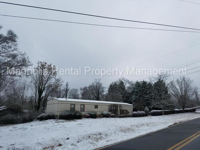Primary Photo - Well mantained trailer in Pendleton