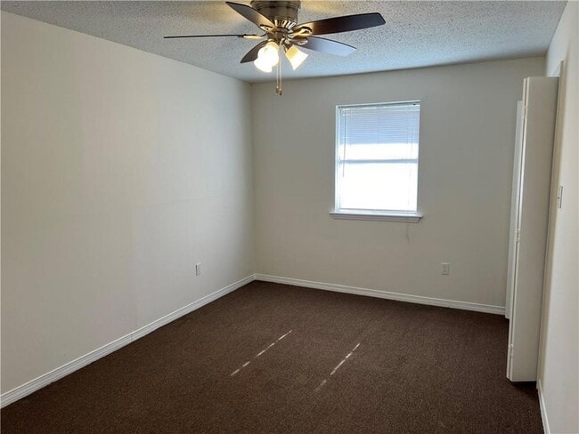 Building Photo - 824 Early St