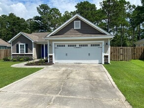 Building Photo - 404 Ridgeway Dr