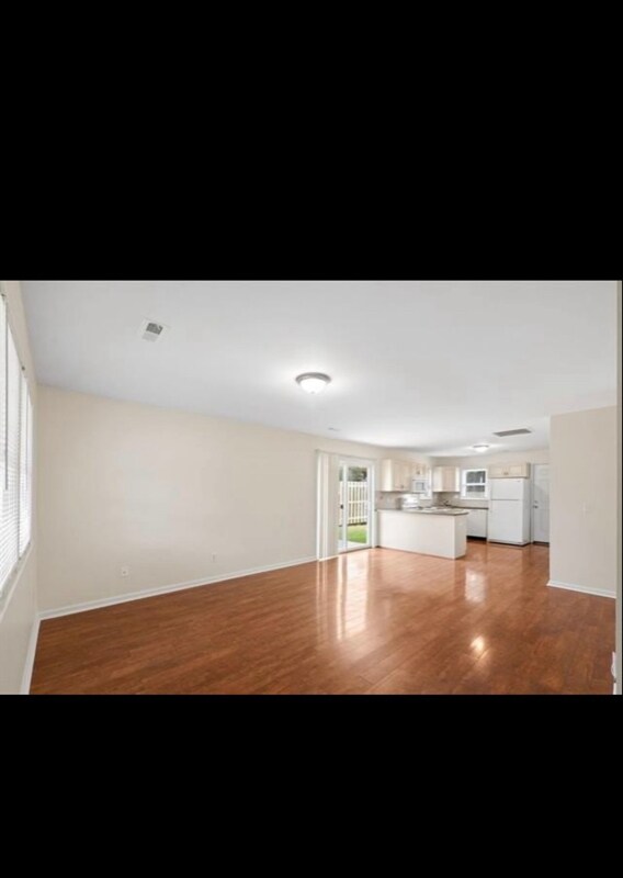 Foto del edificio - 1004 Belle Dr