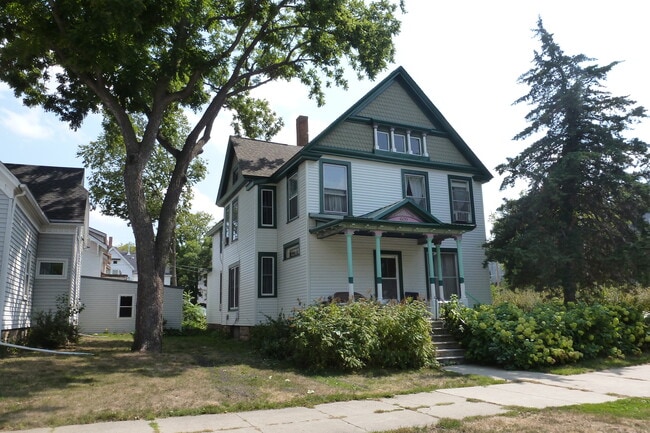 Building Photo - 609 S Broad St