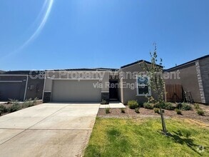 Building Photo - 1024 Deerhorn Dr W