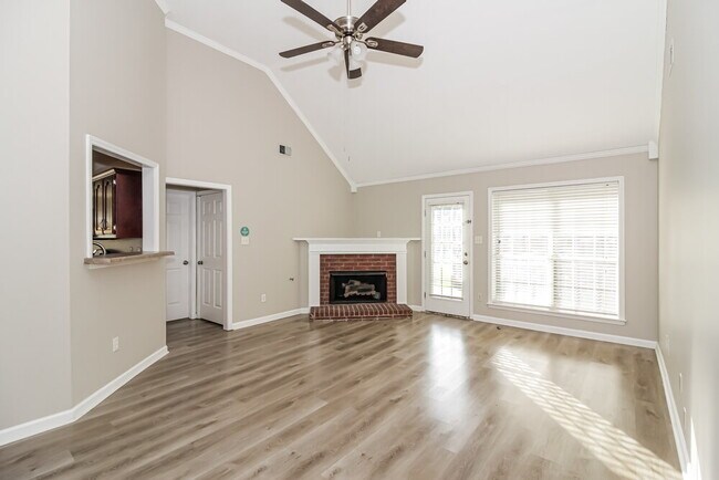 Foto del edificio - 4845 Shadow Pine Cove