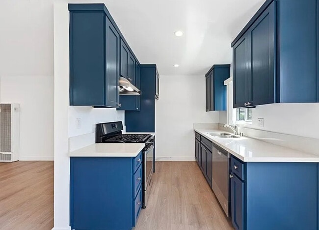 Building Photo - Grand Avenue Apartments