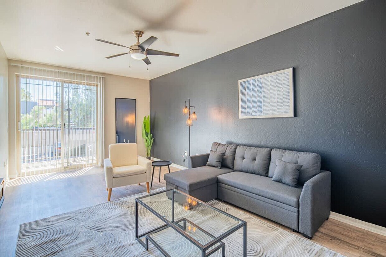 Foto principal - 1275 E University Dr