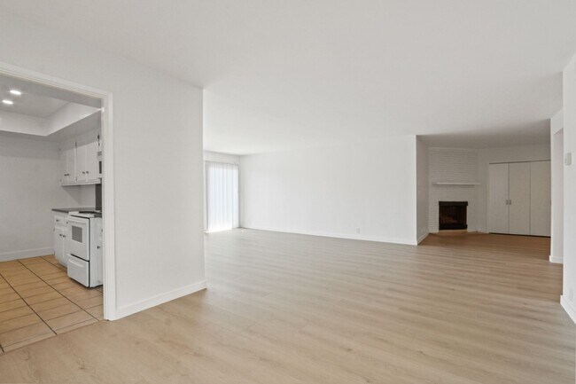 Foto del edificio - 12258 Montana Ave