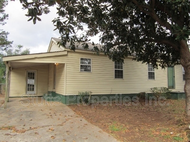 305 4th Ave, Tuscumbia, AL 35674 House Rental in Tuscumbia, AL