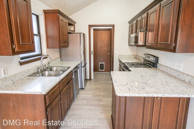 Building Photo - 3 br, 2 bath House - 1608 Eagle Nest
