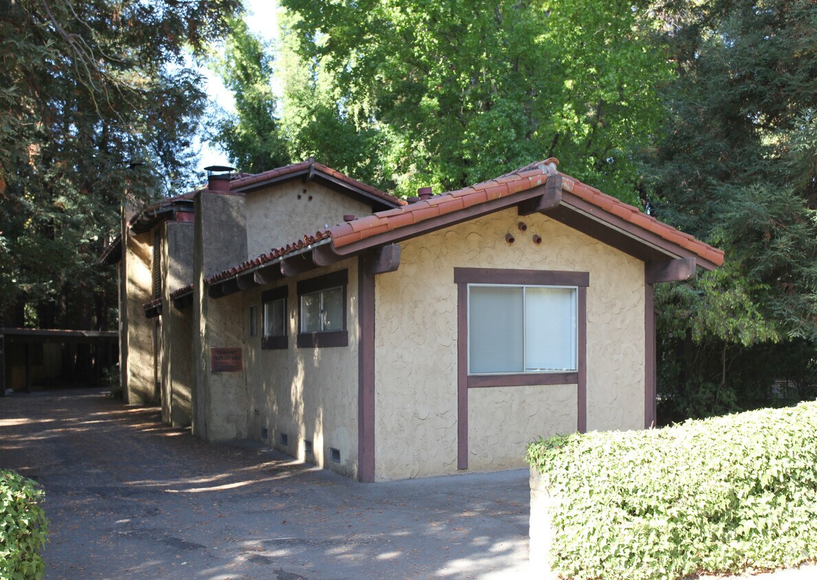 Primary Photo - 461 Cane St