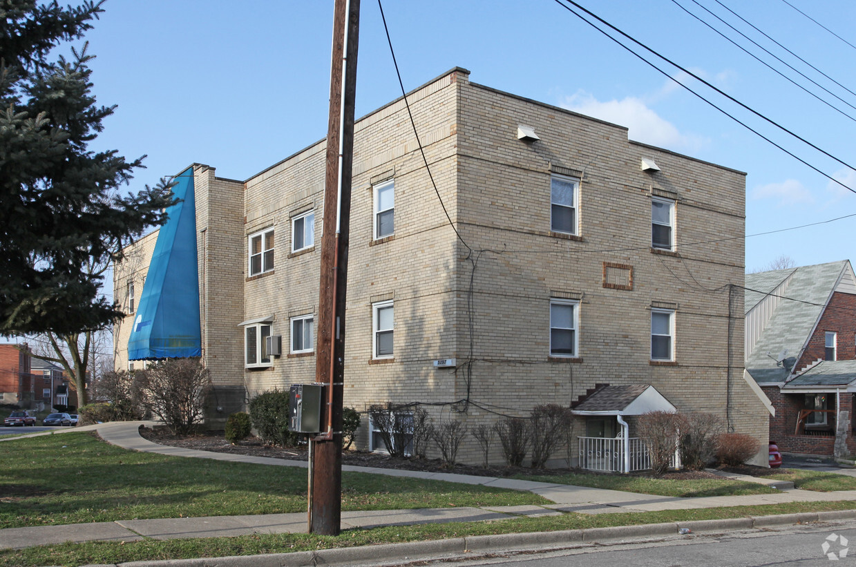Primary Photo - 5297 Montgomery Rd