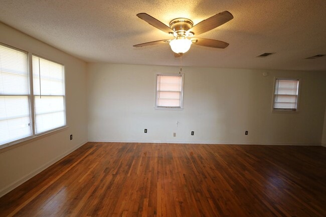 Foto del edificio - 5023 Cedar St