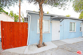 Building Photo - 181 W Spazier Ave