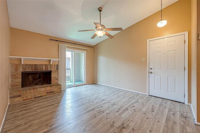 Foto del edificio - 10555 Turtlewood Ct