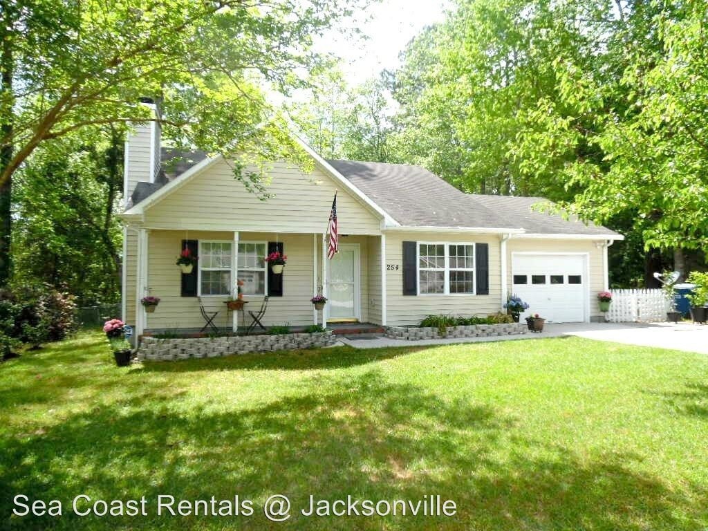 Foto principal - 3 br, 2 bath House - 254 South Creek Drive
