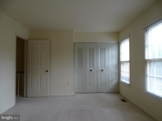 Building Photo - 6527 Kemper Lakes Ct