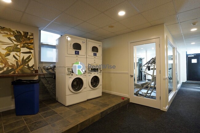 Building Photo - 82 Brainerd Rd