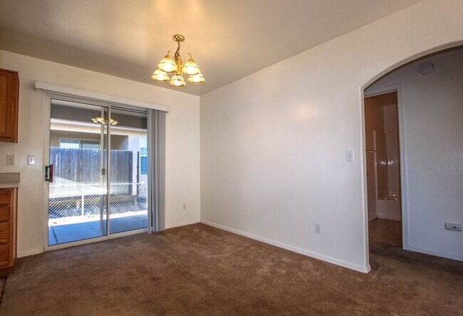 Foto del edificio - 6200 N Rockland Dr