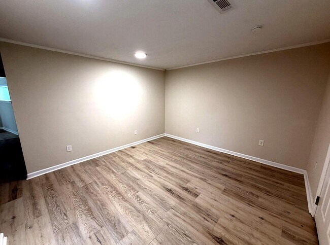 Building Photo - 801 Rutledge Dr