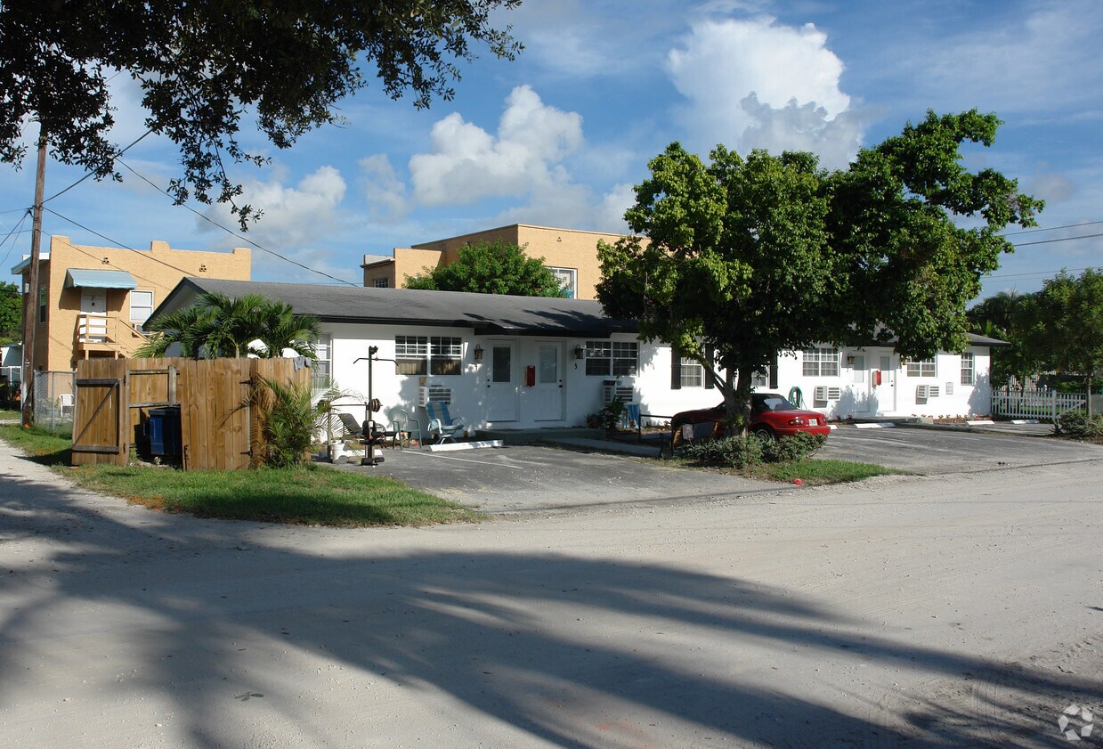 Foto del edificio - 300 SW 20th St