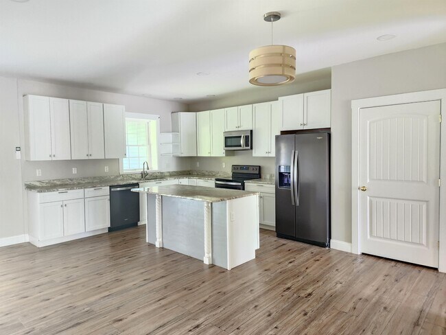 Foto del edificio - 364 Sawyer Rd