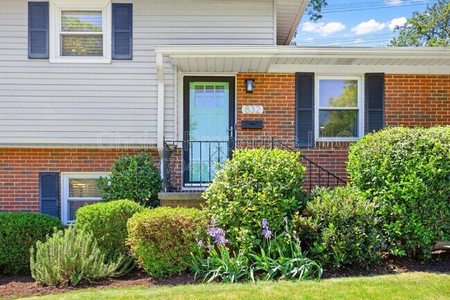 Building Photo - 832 Stanfield Dr