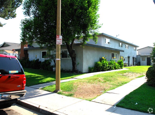 Building Photo - 10371 Lehigh Ave