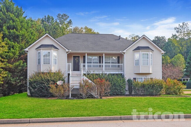 Building Photo - 15 Stable Ln