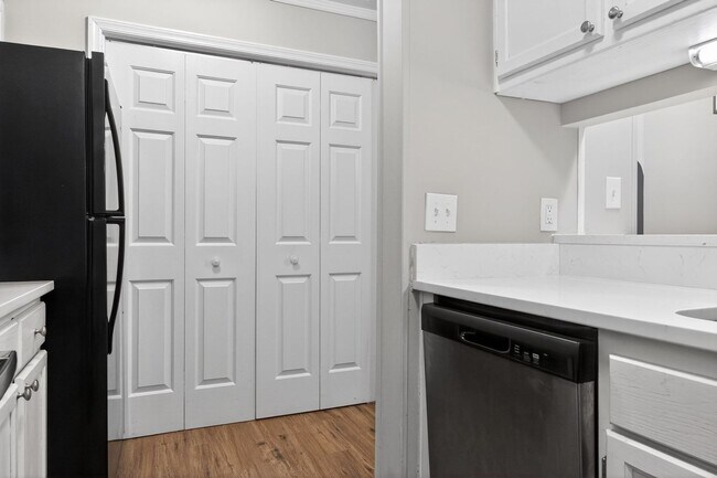 Building Photo - 295 Warton Ln