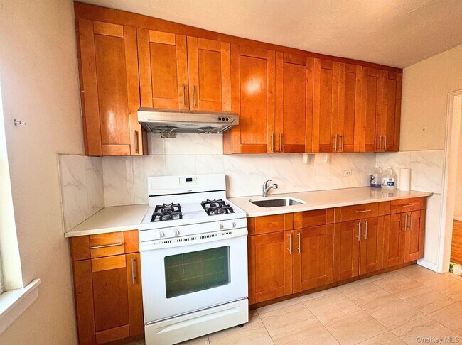 Foto del edificio - 75-31 198th St