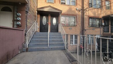 Building Photo - BUDGET FRIENDLY ROOM FOR RENT IN EAST NEW ...