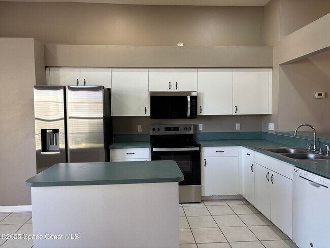 Building Photo - 2346 White Sands Ct NE