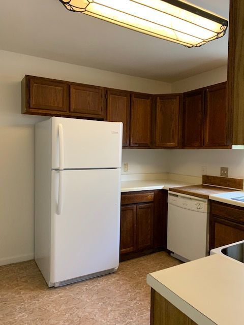 Foto del edificio - 2227 Rock Creek Rd