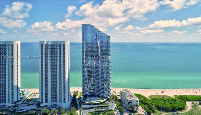 Building Photo - 15701 Collins Ave