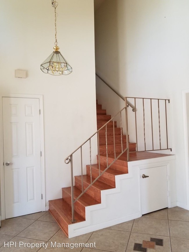 Building Photo - 6087 Dinah Ct