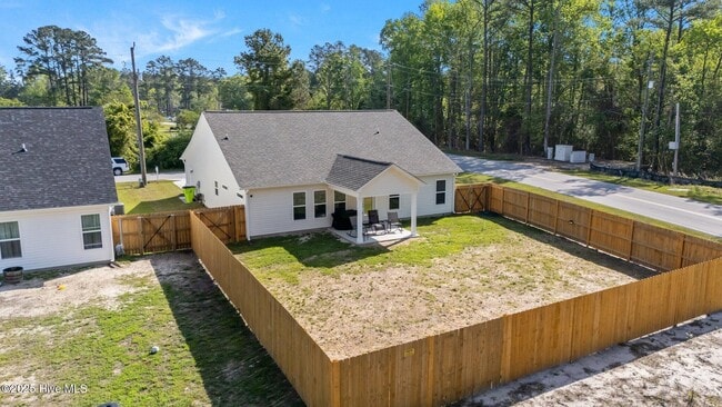 Building Photo - 91 Robertson Ln